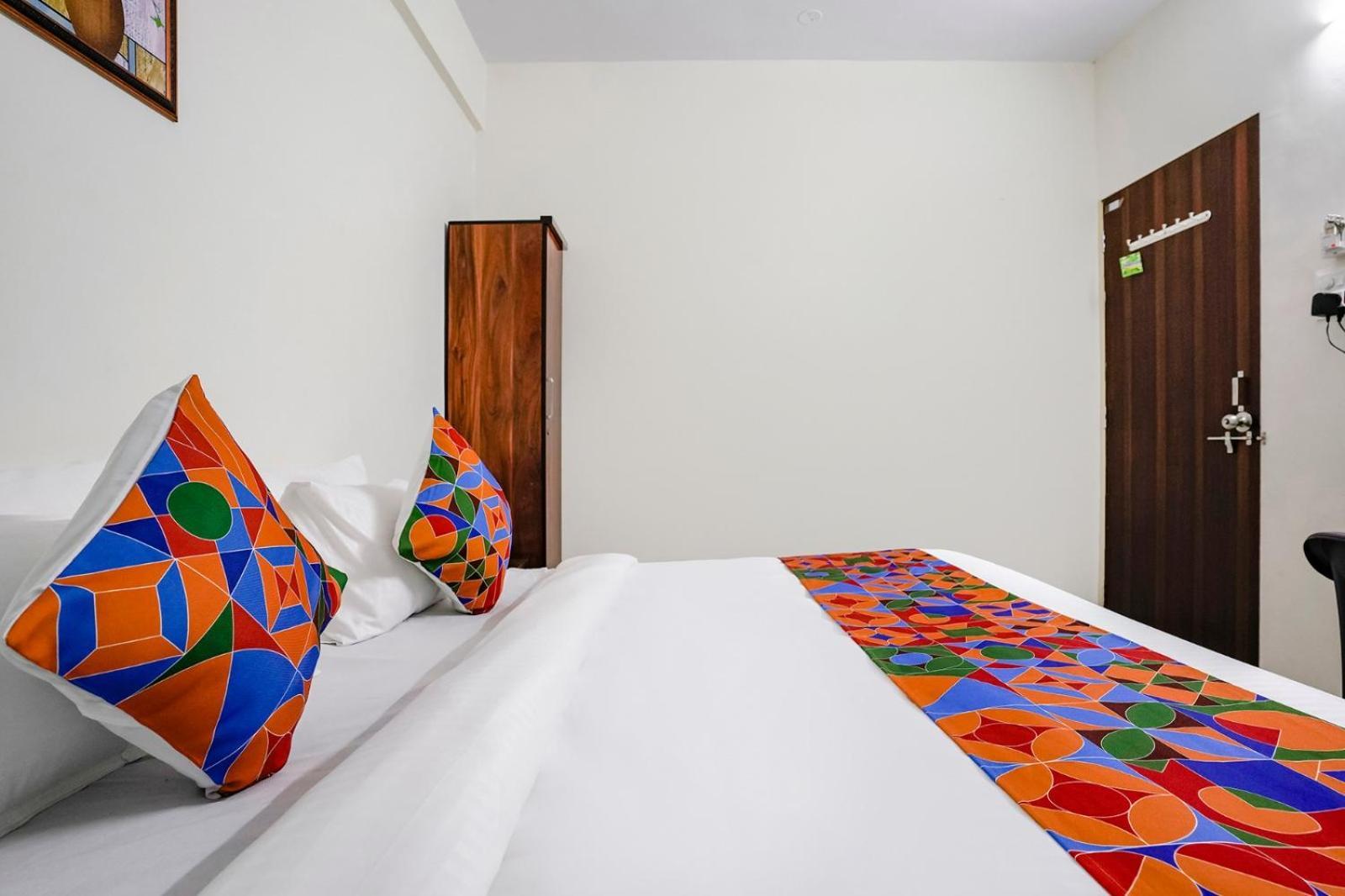 Hotel Comfort Caves ناسيك المظهر الخارجي الصورة